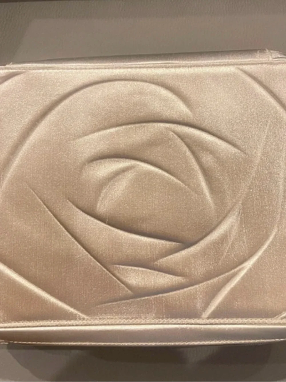Lancôme Women's Rose-Embossed Bag in Champagne